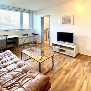 https://domspitzen-blick-cooles-2-zimmer-apt-mit-kche-und-schwimmbad.topcolognehotels.com